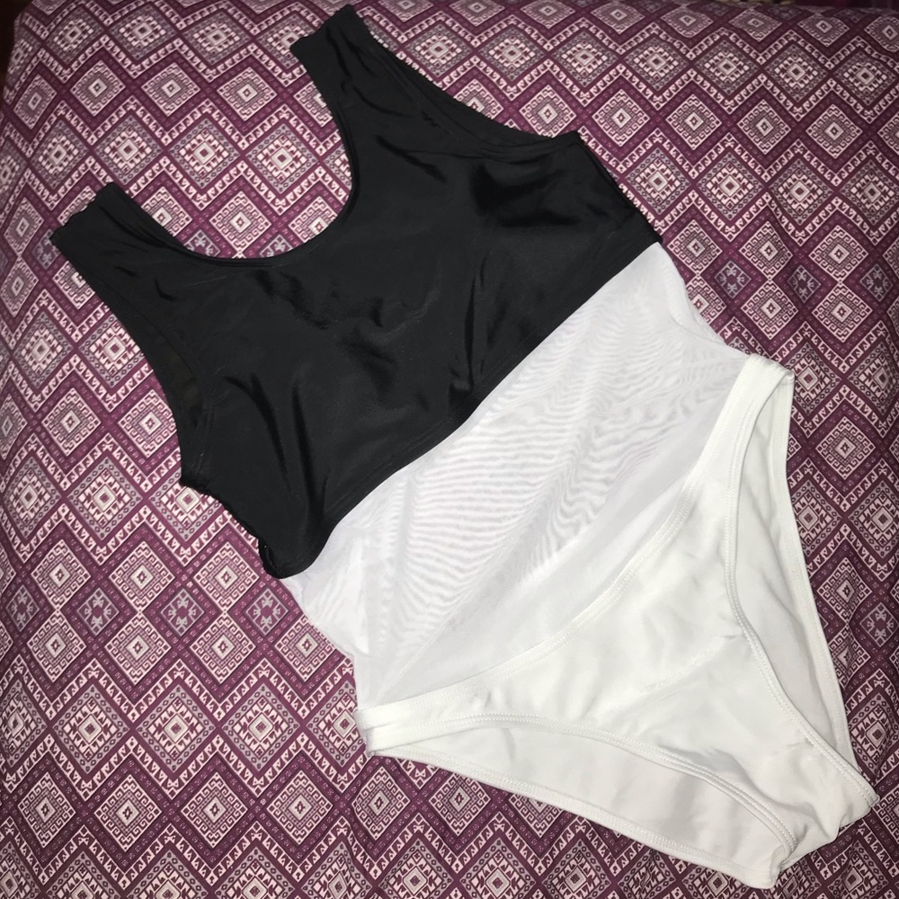New Monochrome One Piece Swimsuit
